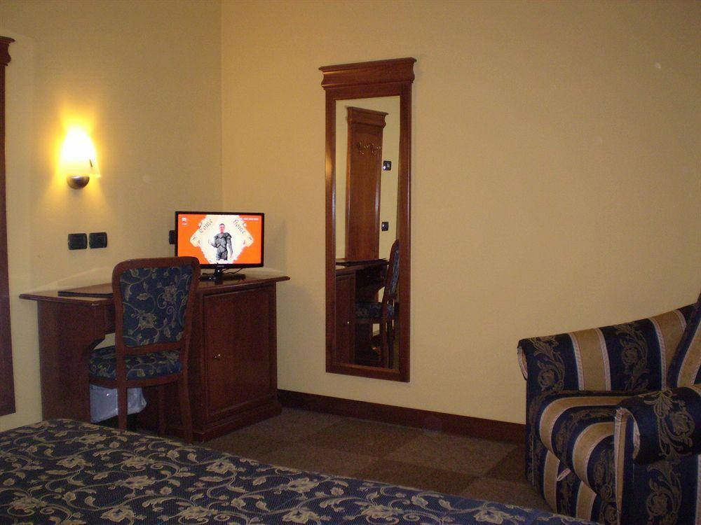 Hotel Medea (Adults Only) Алба Екстериор снимка
