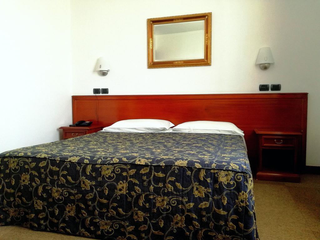 Hotel Medea (Adults Only) Алба Екстериор снимка