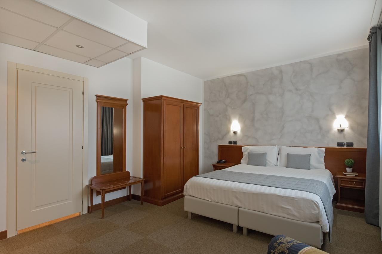 Hotel Medea (Adults Only) Алба Екстериор снимка