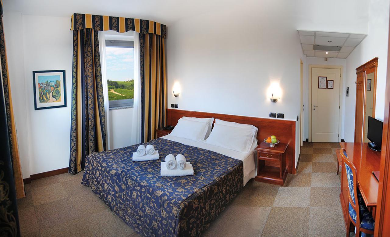 Hotel Medea (Adults Only) Алба Екстериор снимка