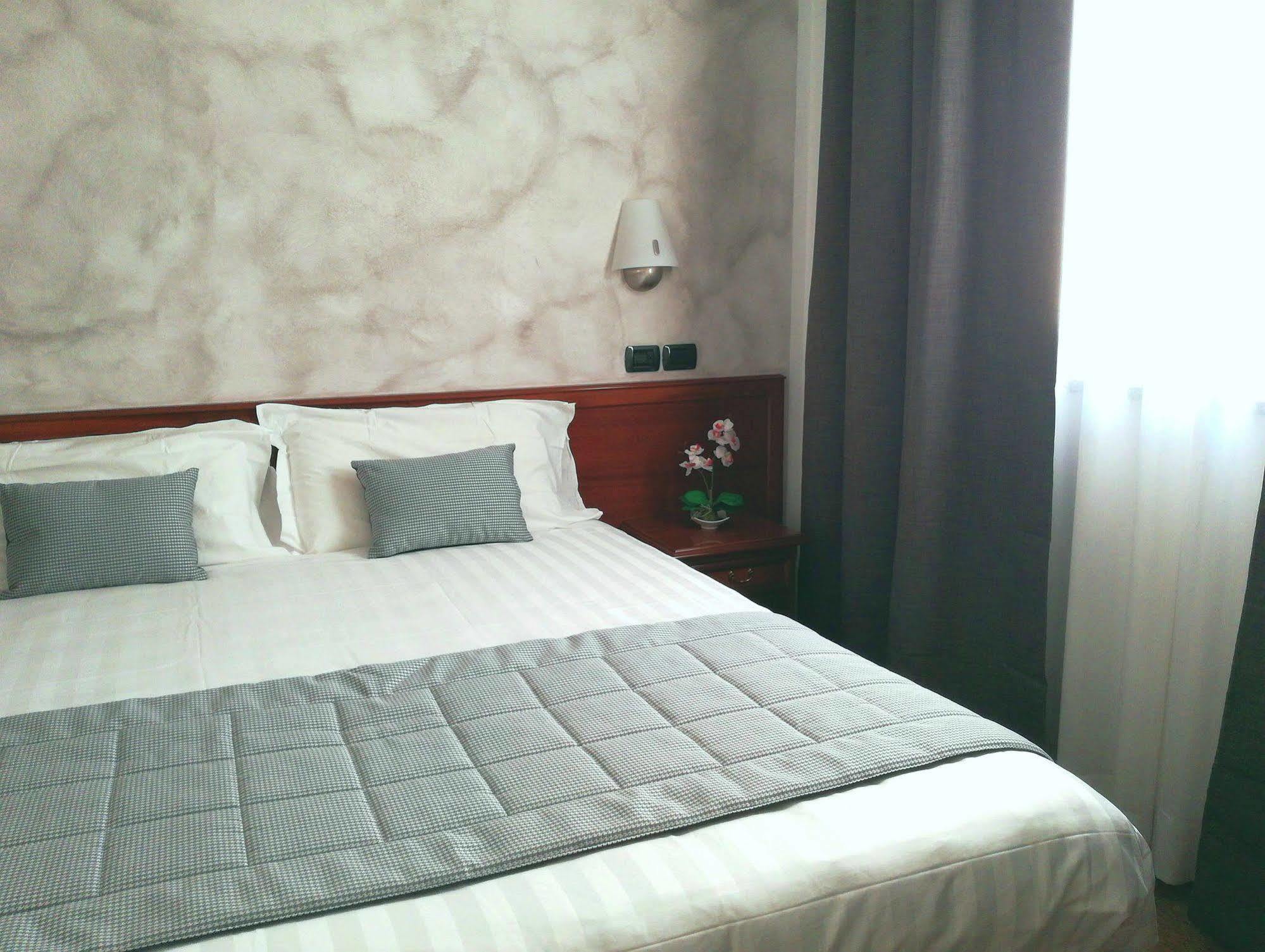 Hotel Medea (Adults Only) Алба Екстериор снимка